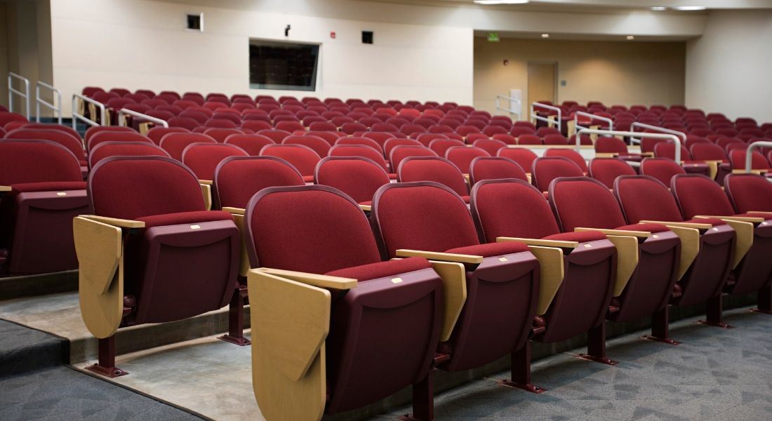Rozwiąż swoje problemy związane z odnalezienie odpowiedniego miejsca na konferencje - wybierz centrum konferencyjne w Łodzi