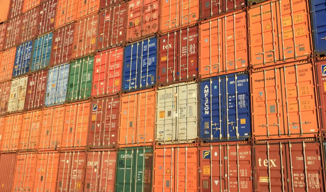 Kontenery chłodnicze gdzie się je stosuje, jakie rodzaje wyróżniamy i na którego producenta się zdecydować?
