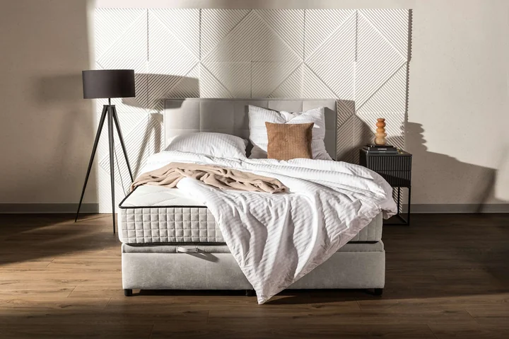 Jak wybrać wygodny materac dla osób z bólem kręgosłupa?