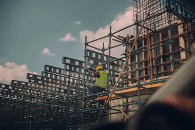 Co składa się na kompleksową realizację inwestycji budowlanej?