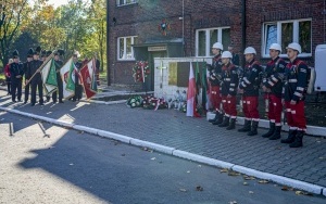 Prezydent, górnicy oraz przedstawiciele władz kopalni i związków zawodowych upamiętnili tragicznie zmarłych górników z KWK „Dymitrow” (2)