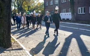 Prezydent, górnicy oraz przedstawiciele władz kopalni i związków zawodowych upamiętnili tragicznie zmarłych górników z KWK „Dymitrow” (6)