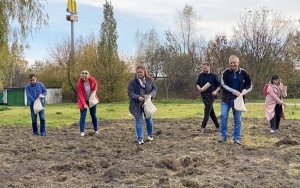 Wysiew łąki przy ul. Technicznej w Karbiu (12)