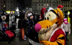 Świąteczna parada ze św. Mikołajem przeszła ulicami Bytomia (12)