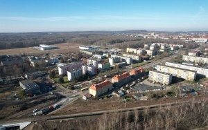 Trwa przebudowa wiaduktu nad ul. Dojazd i budowa przystanku kolejowego Bytom - Stroszek w rejonie ul. Strzelców Bytomskich (9)