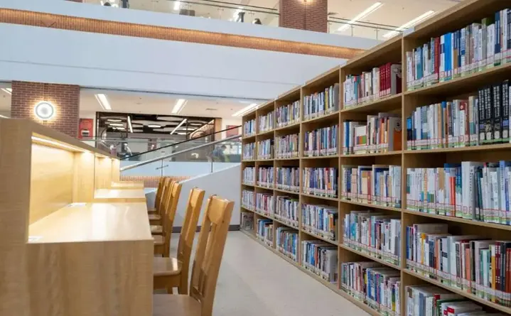 Dzieci składały Bytom z kartonu - Nowekartonowe w bibliotece