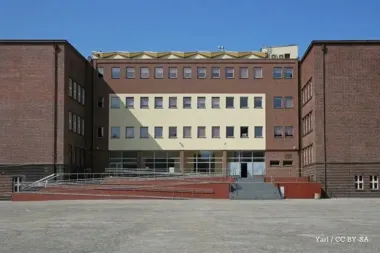 Zamiatarki ruszyły po zimie – porządki na bytomskich ulicach i chodnikach