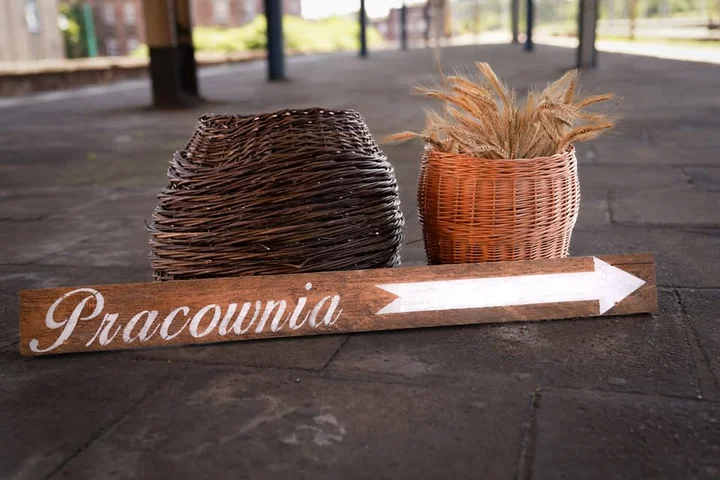 Grafika promocyjna wydarzenia Wyplatanie wikliny — cotygodniowe zajęcia w Bytomiu