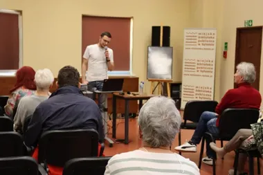 Kto patrzy przez twój telefon - prelekcja o stalkerware w Bytomiu