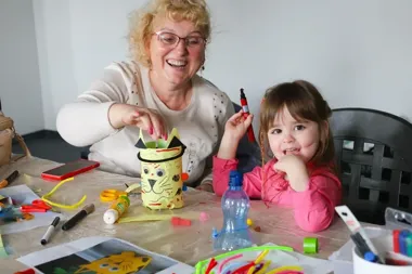 Wracają króliczki przy stole - warsztaty dekoracji z łyżek w M1 Bytom