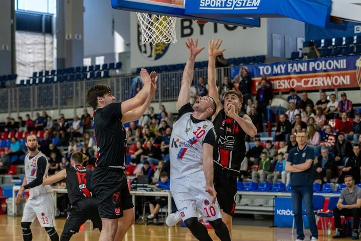 Polonia Bytom rozbiła Cracovię i już czeka na walkę o pierwsze miejsce