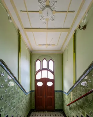 Za drzwiami bytomskich kamienic kryje się ceramiczny atlas miasta