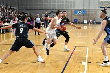 Bytomscy koszykarze weszli w ćwierćfinał z impetem. Trybuny zobaczyły pewną wygraną