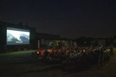 Pod chmurką i z Talking Heads. Kolejny filmowy wieczór w Bytomiu
