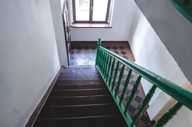 Klatka schodowa w Bobrku odzyskała dawny charakter. Remont kosztował ponad 73 tys. zł