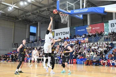 Polonia Bytom melduje się w finale po pewnym meczu w Legionowie