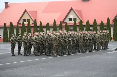 Po 27 dniach szkolenia stanęli na placu apelowym jako żołnierze