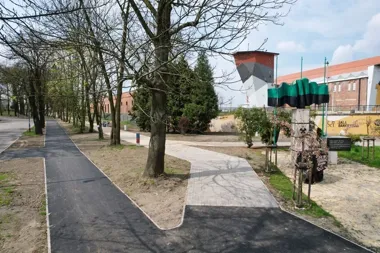 Rozbark ma nowy skwer z edukacyjną ścieżką i odnowioną kapliczką