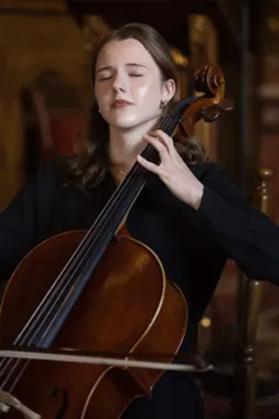 Bytomska wiolonczelistka w finałowym gronie i z szansą na wyjazd do Erywania