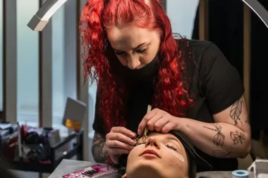 Z małego salonu w Bytomiu zrobiła markę i otwiera drogę innym