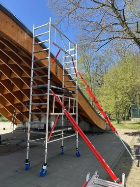 Drewniany dach amfiteatru znów trafia pod opiekę fachowców