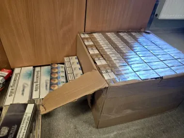 Targowisko w Bytomiu i skrytka pełna papierosów - policja zatrzymała 54-latka