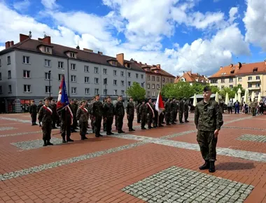 Na Rynku w Bytomiu padła rota ślubowania. Szykuje się nowa klasa policyjna